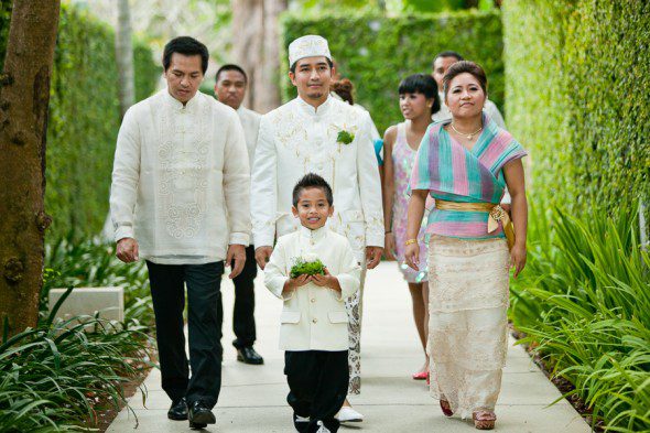 Bunn Salarzon - indonesian groom walks with his family