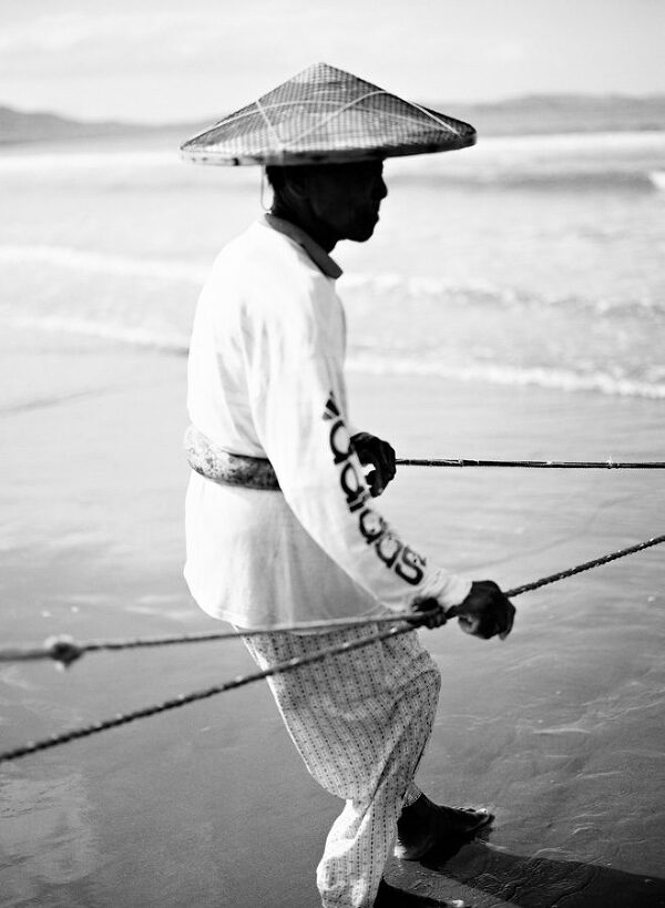 Bunn Salarzon - fisherman at sea in black and white