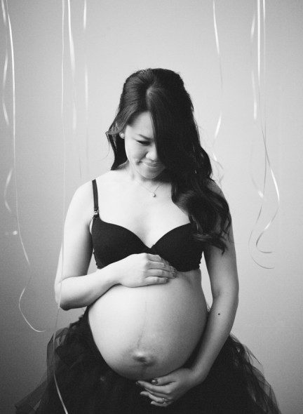 Bunn Salarzon - maternity boudoir photography